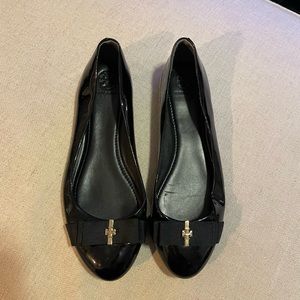 Tory Burch black patent leather flats, ribbon detail on toe, size 8